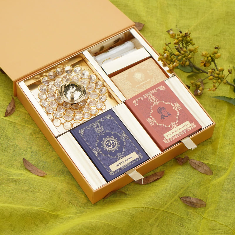 Hanuman Chalisa, Geeta Saar Blessings Gift Set